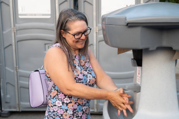 Best Portable restroom trailer rental  in Hamilton, OH